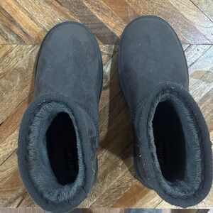 Cozy Black Women’s Boots